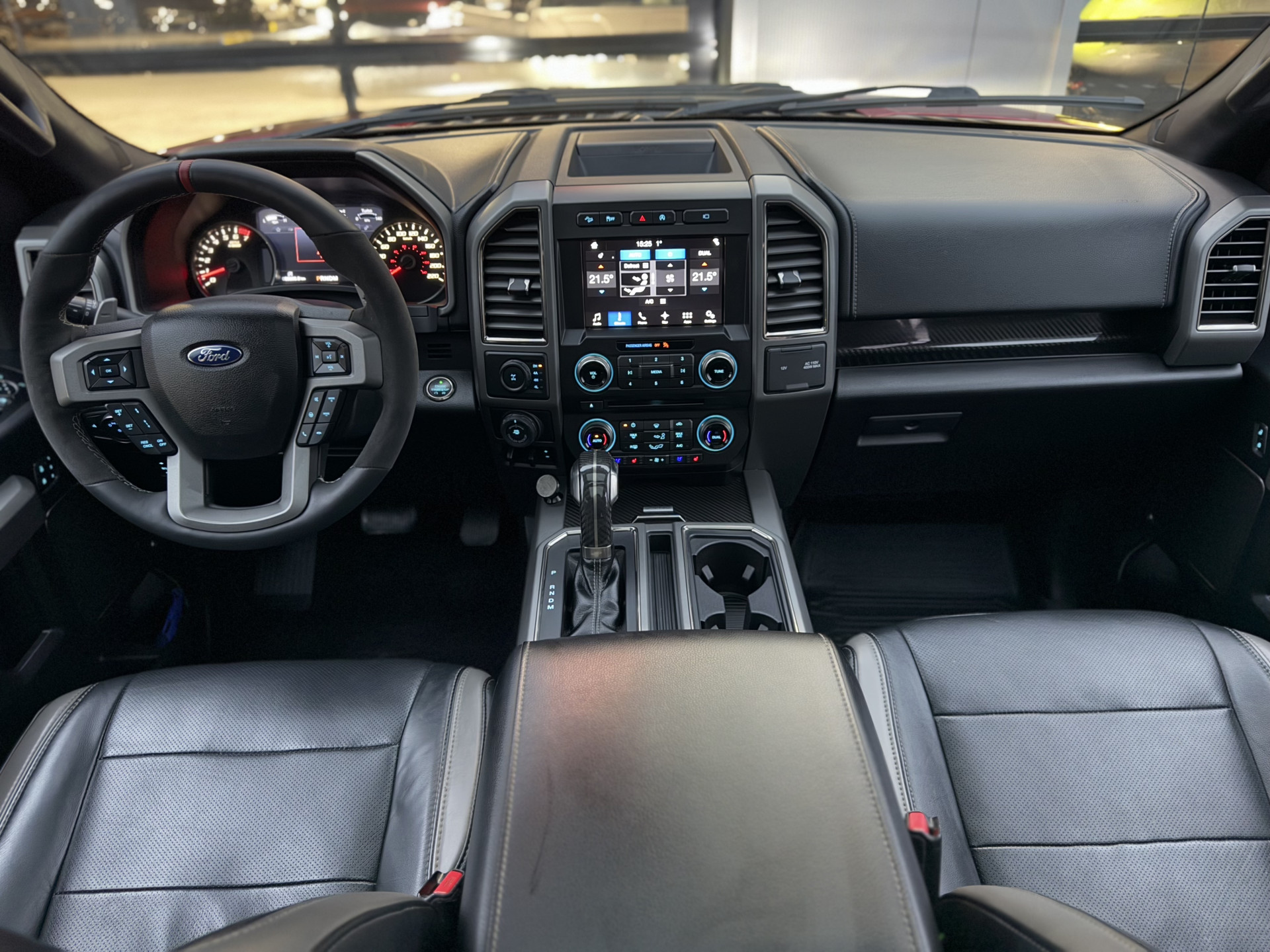 41898348-14.jpg
